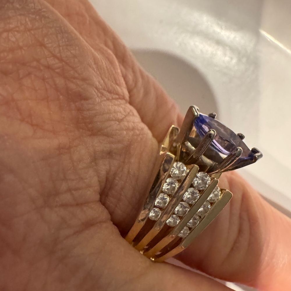 Tanzanite 1.5 ct Marquise and round .40 ct diamond ring size 7.5 14k gold - Picture 13 of 13